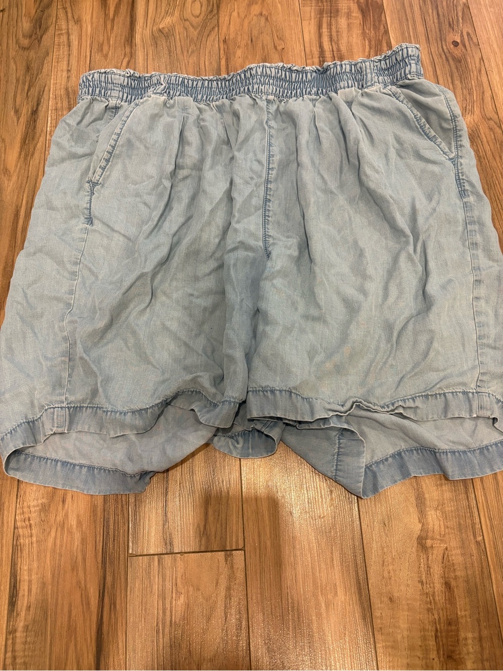 Light Wash Chambray Elastic Waist Shorts